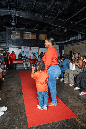 JW100479